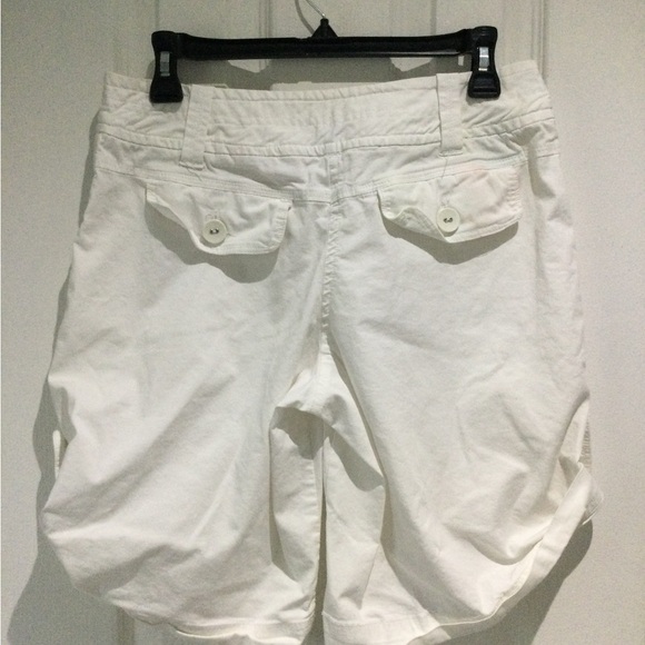 4/$20 TMX Studio Women’s White Bermuda Shorts - Picture 9 of 9